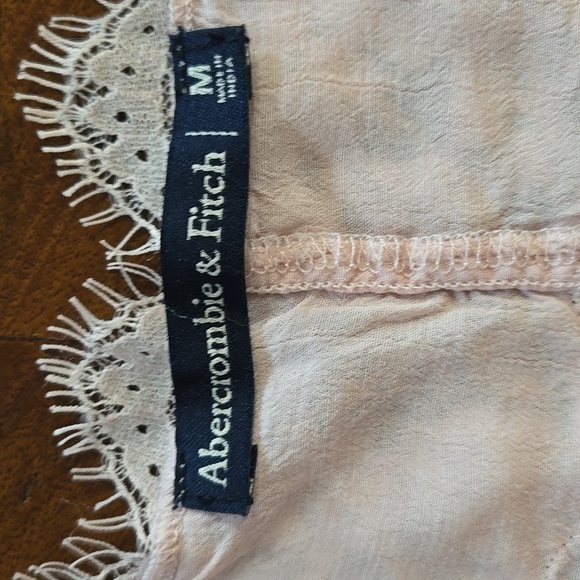 Abercrombie & Fitch Pale Pink Lace Cami Size Medium - Picture 3 of 7